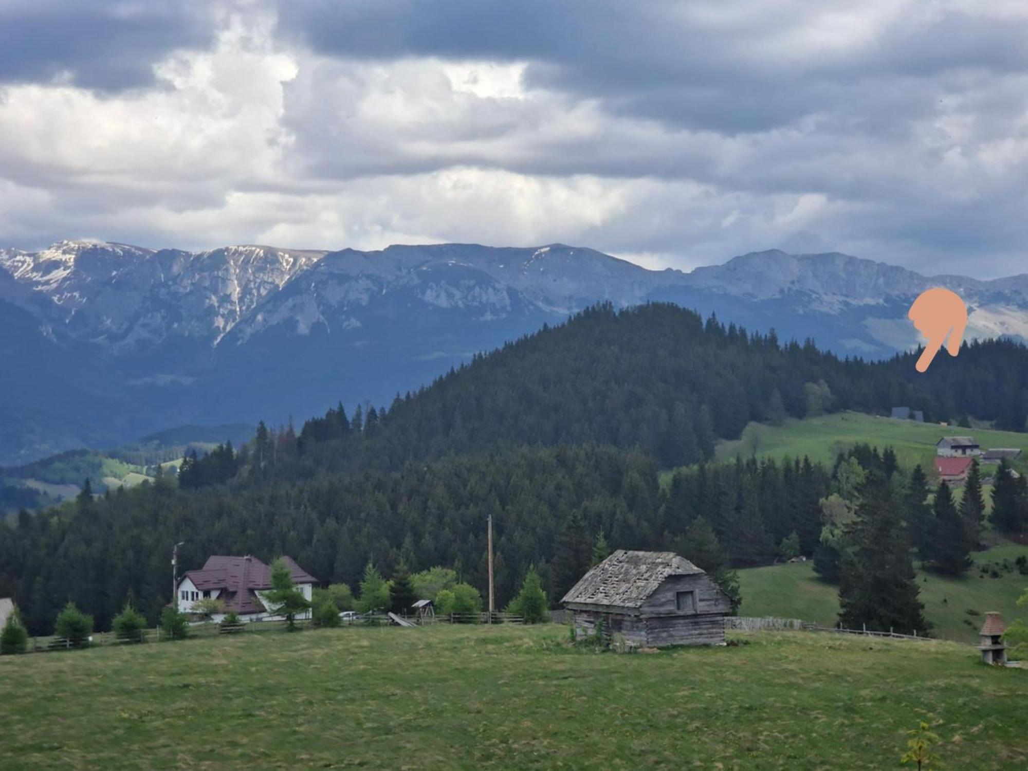 Aa Frame Retreat Fundata Dış mekan fotoğraf
